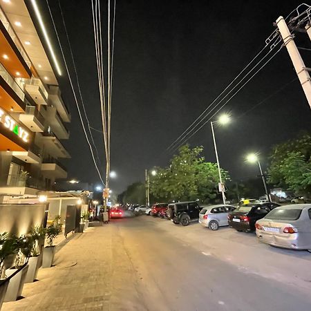 Saltstayz Premier - Near Golf Course Road & Sector 57 Gurgaon Extérieur photo