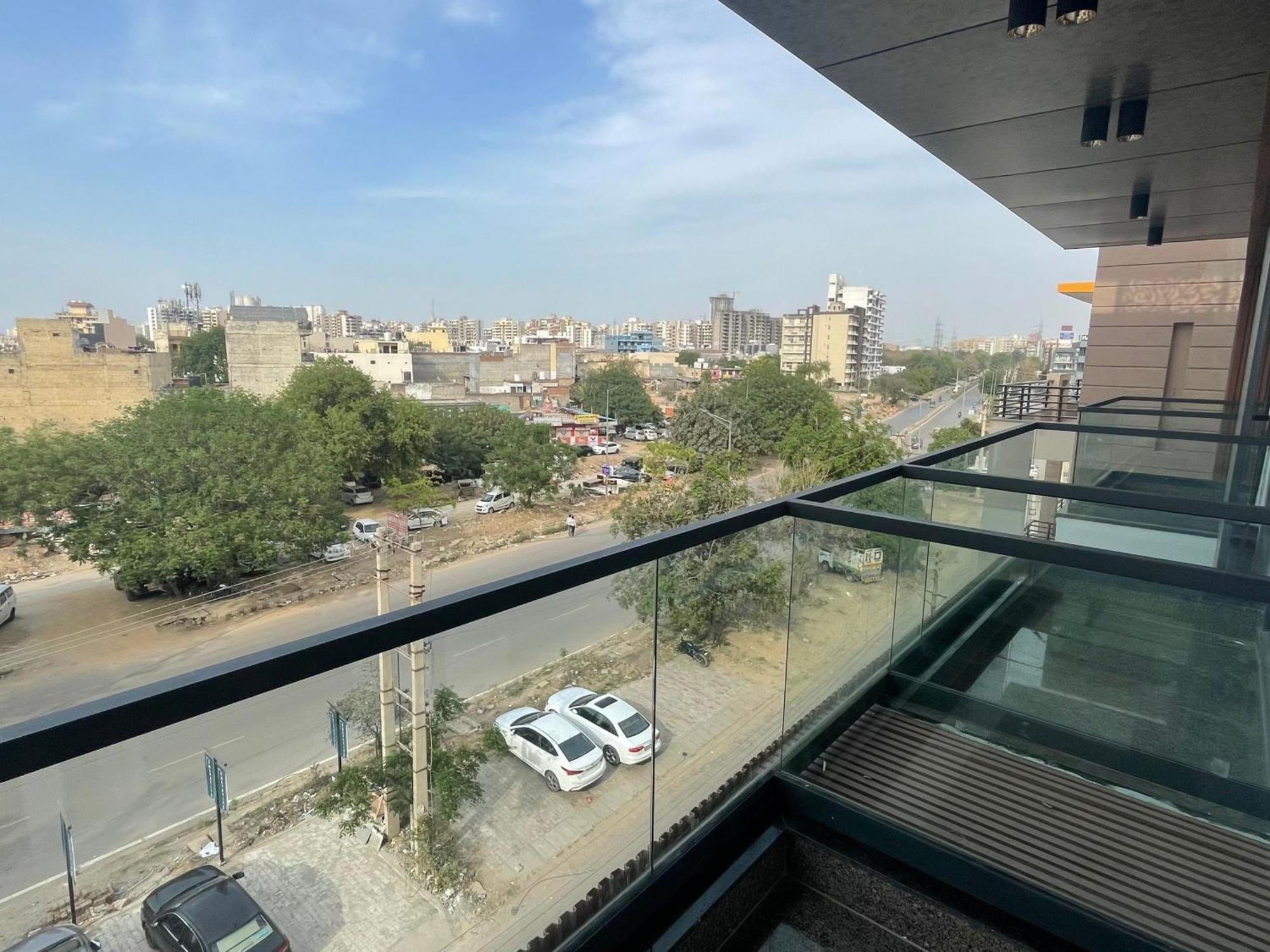 Saltstayz Premier - Near Golf Course Road & Sector 57 Gurgaon Extérieur photo