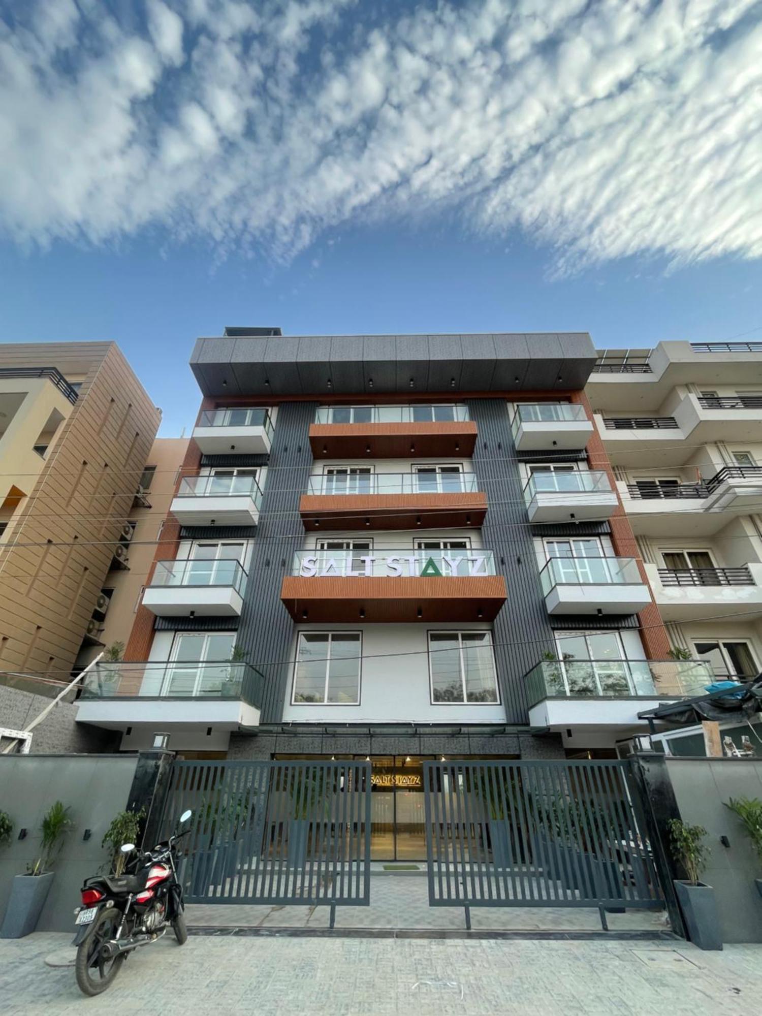 Saltstayz Premier - Near Golf Course Road & Sector 57 Gurgaon Extérieur photo