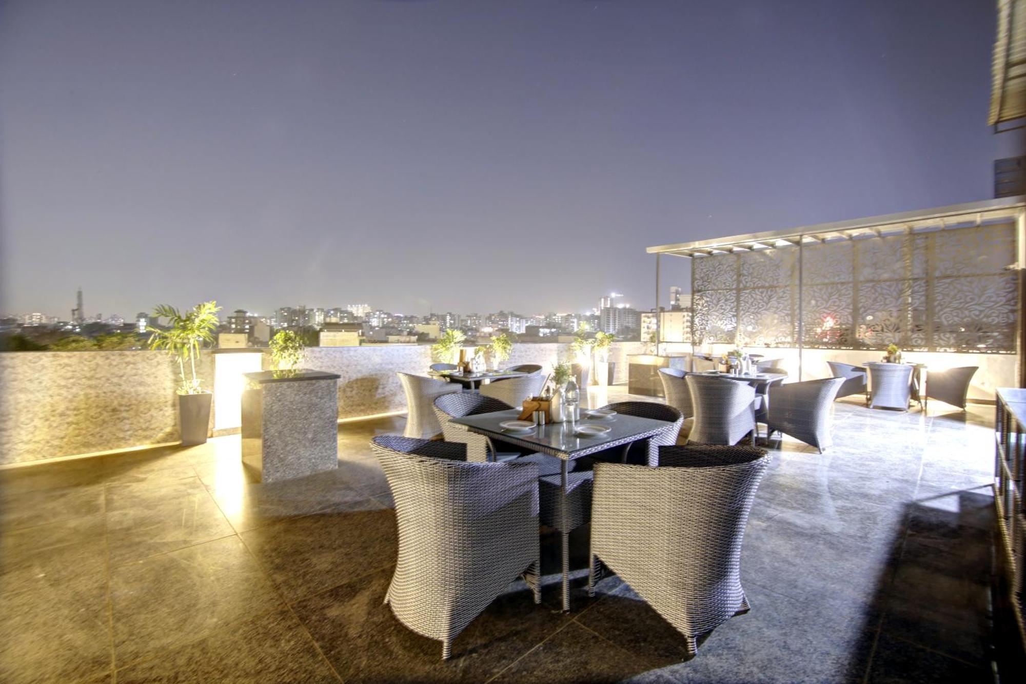 Saltstayz Premier - Near Golf Course Road & Sector 57 Gurgaon Extérieur photo